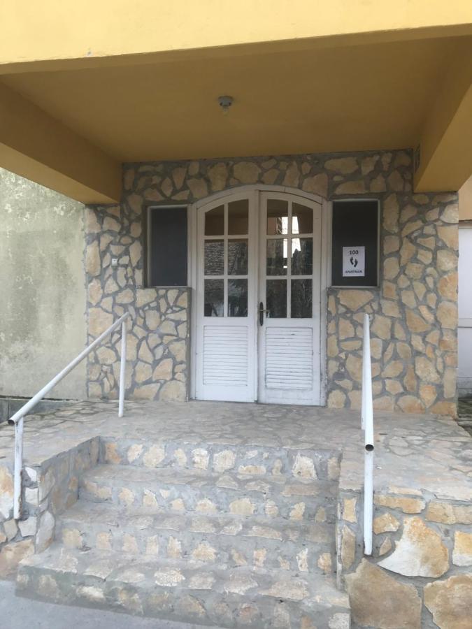 100 Lepes - 100 Steps - Apt With Huge Terrace Next To The Thermal Bath Harkány Exteriör bild